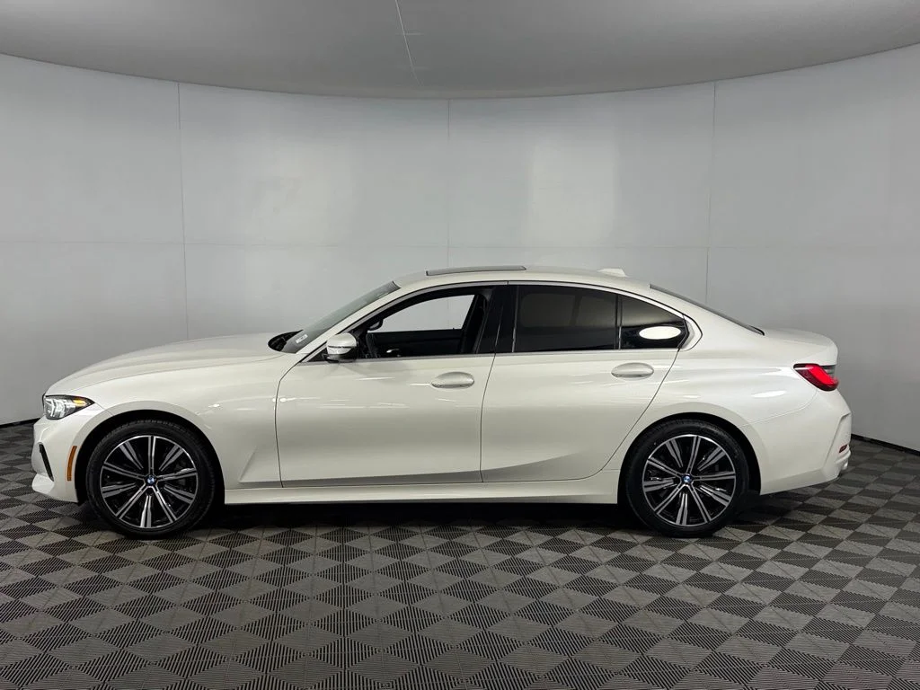 Used 2025 White BMW 330i xDrive image 9