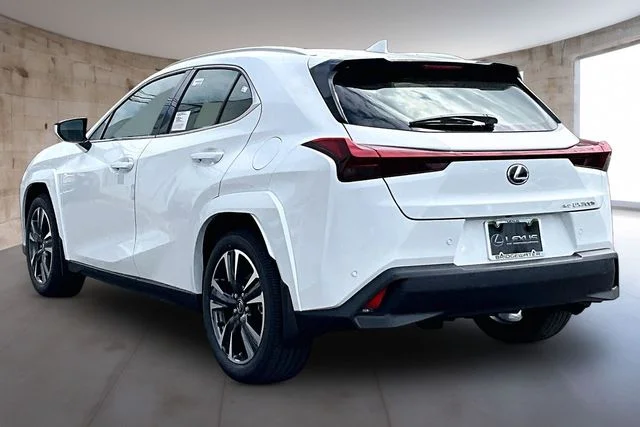 New 2026 Ultra White Lexus 300h Premium image 3