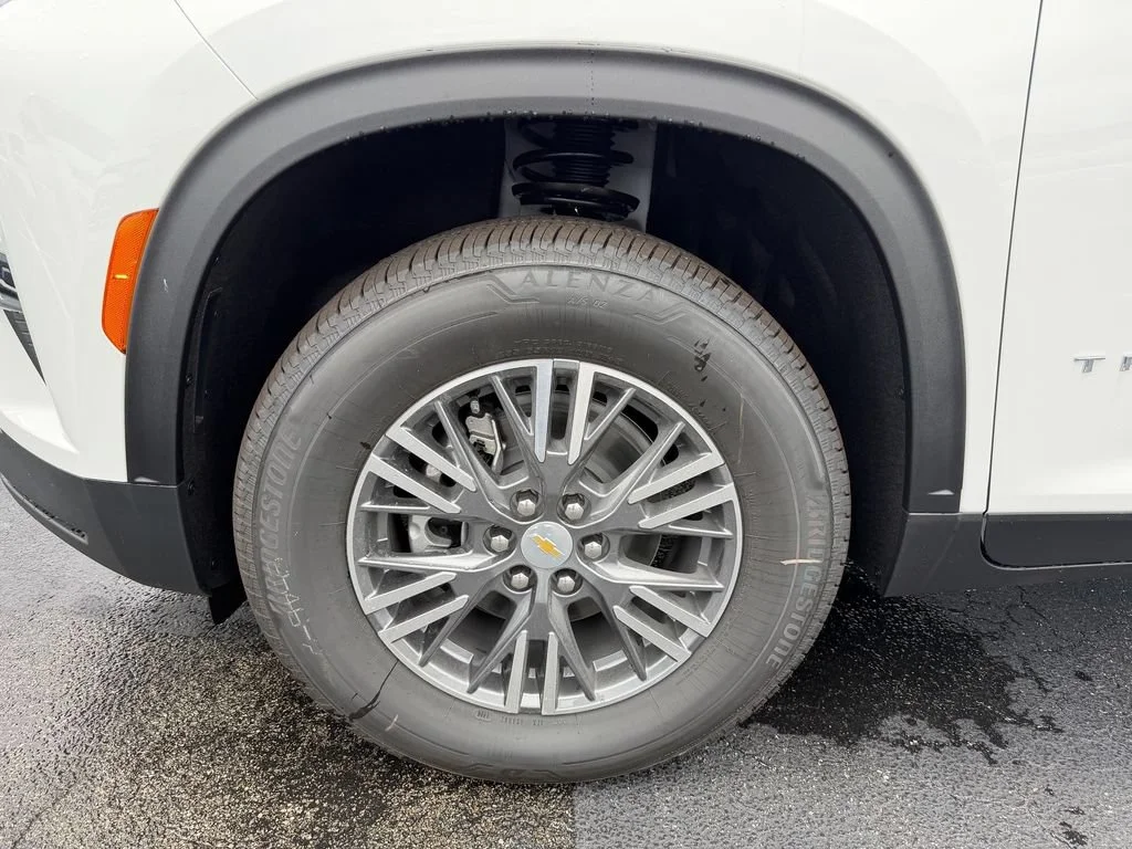 2026 Chevrolet Traverse LT - Photo 9