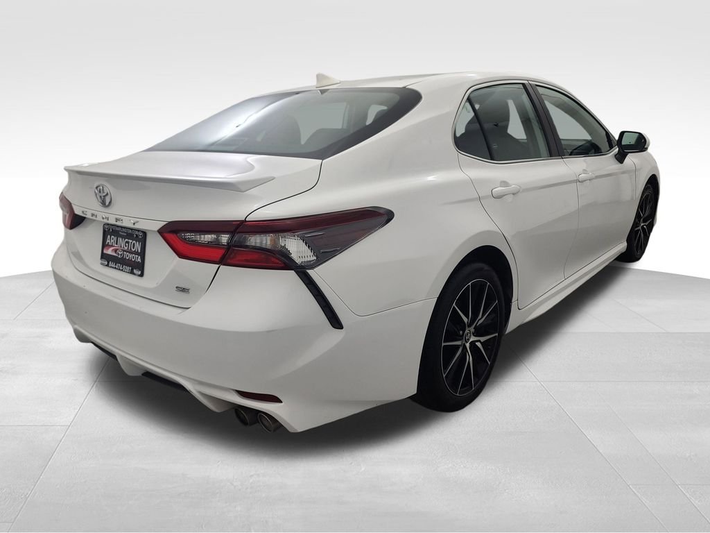 2024 Toyota Camry SE - Photo 6