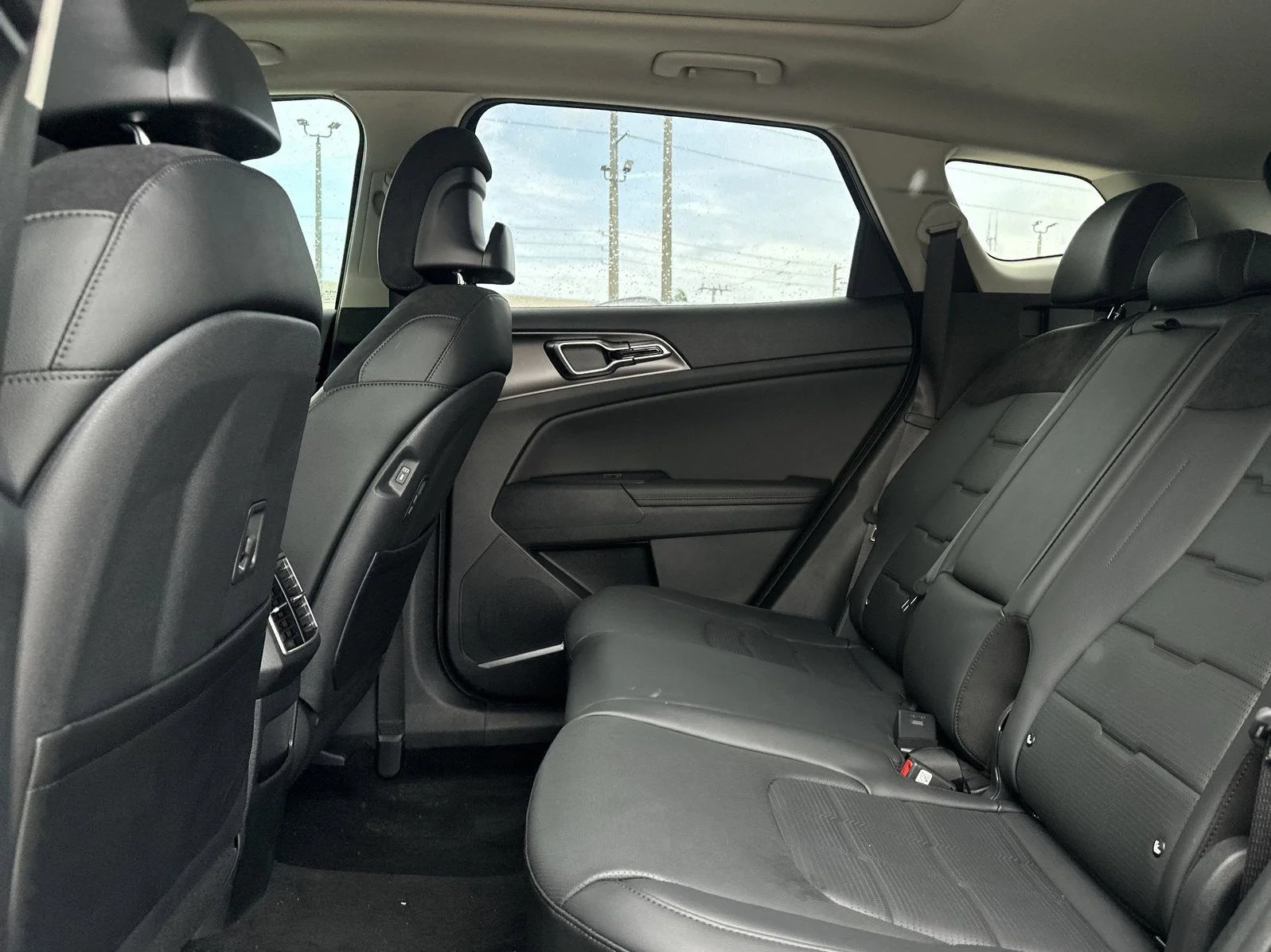 New 2026 Glacial White Pearl Kia SX Prestige image 23
