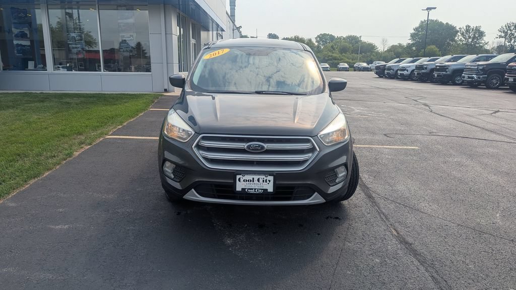 Used 2017 Ford Escape SE with VIN 1FMCU0GD0HUA52531 for sale in Two Rivers, WI