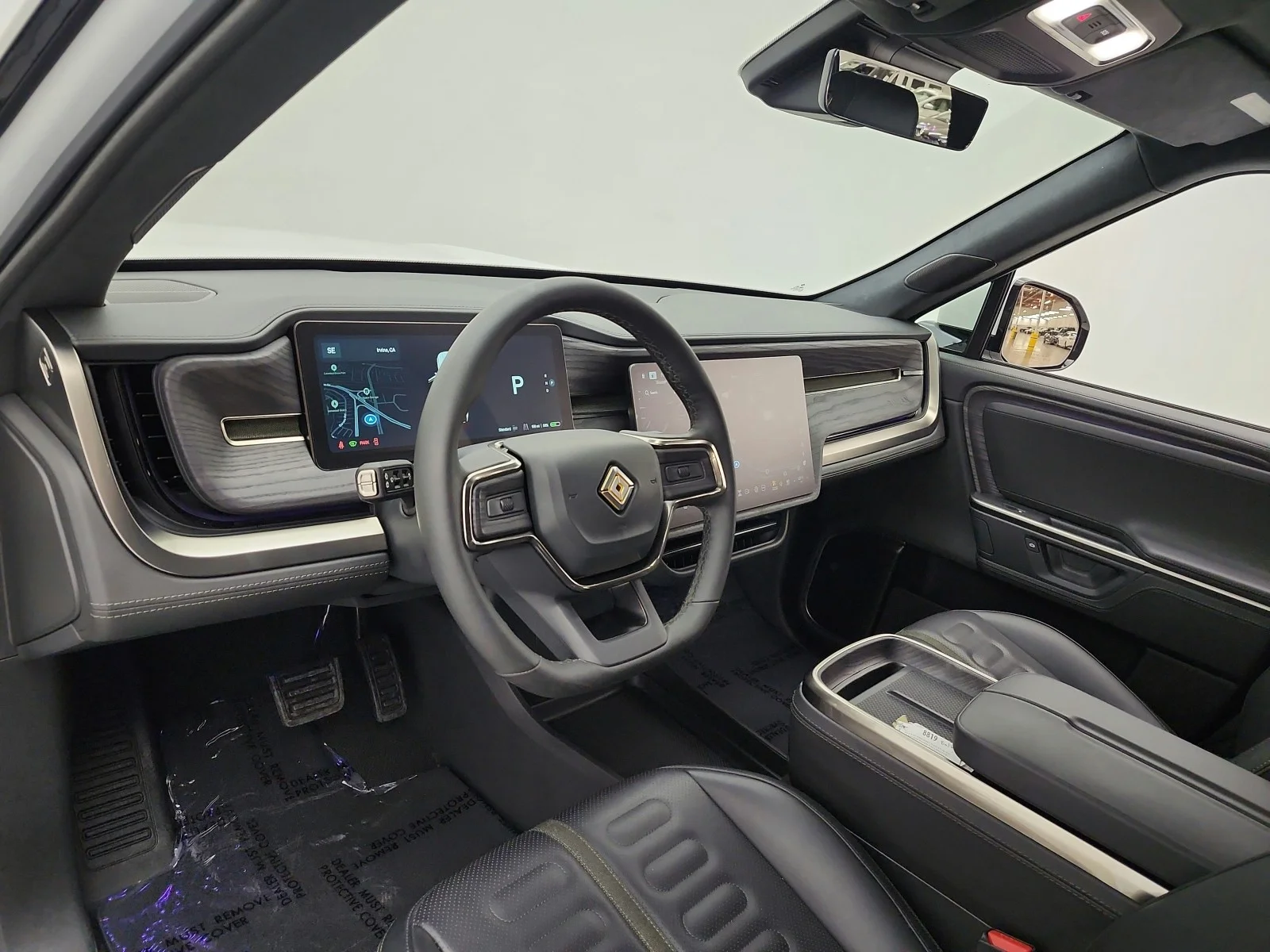 Used 2025  Rivian Adventure image 9