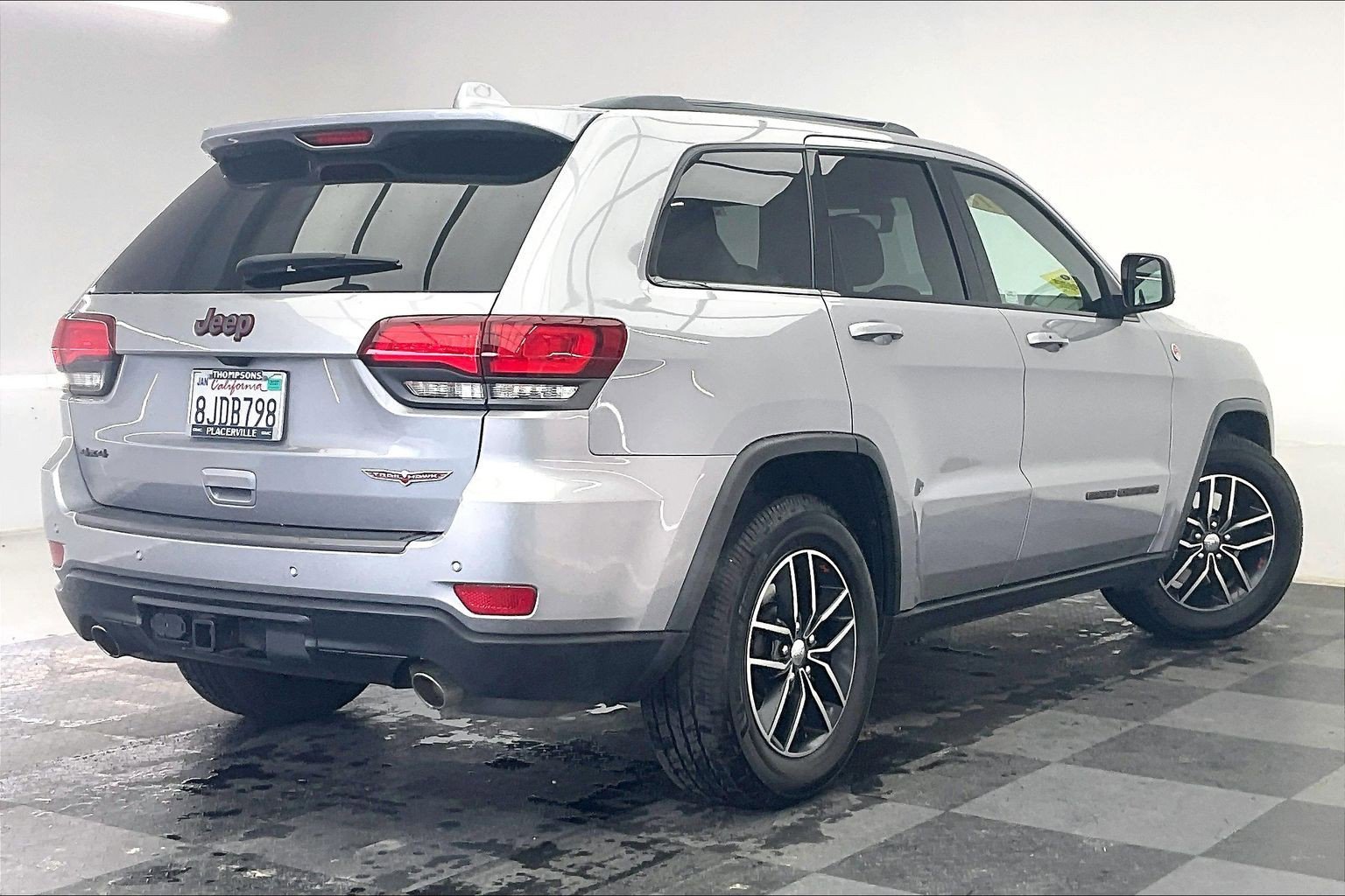Used 2018 Silver Jeep Trailhawk 4x4 image 13