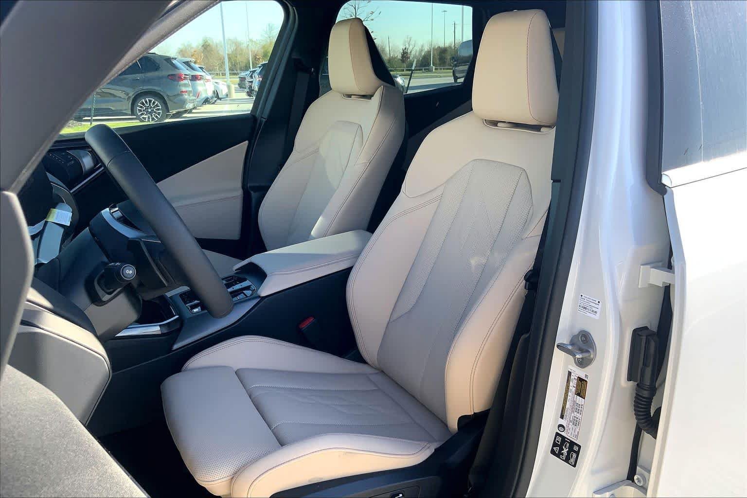 Used 2026 Alpine White BMW 30 xDrive image 9