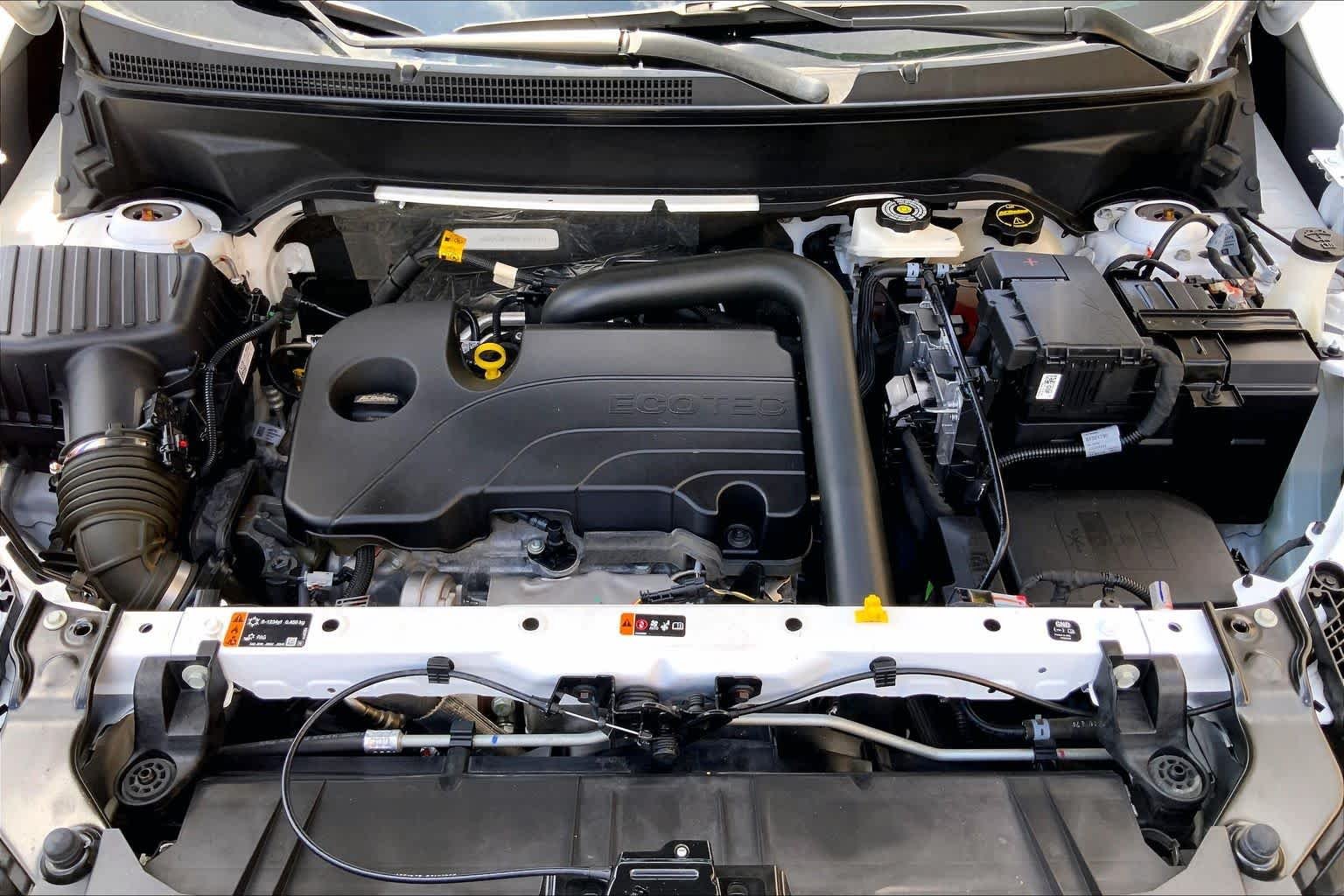 Used 2024 Summit White GMC SLE image 30