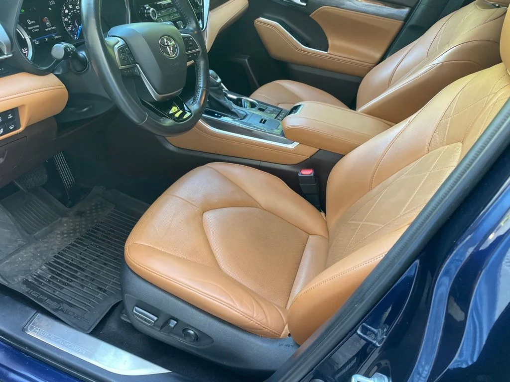 Used 2021 Blue Toyota Platinum image 10
