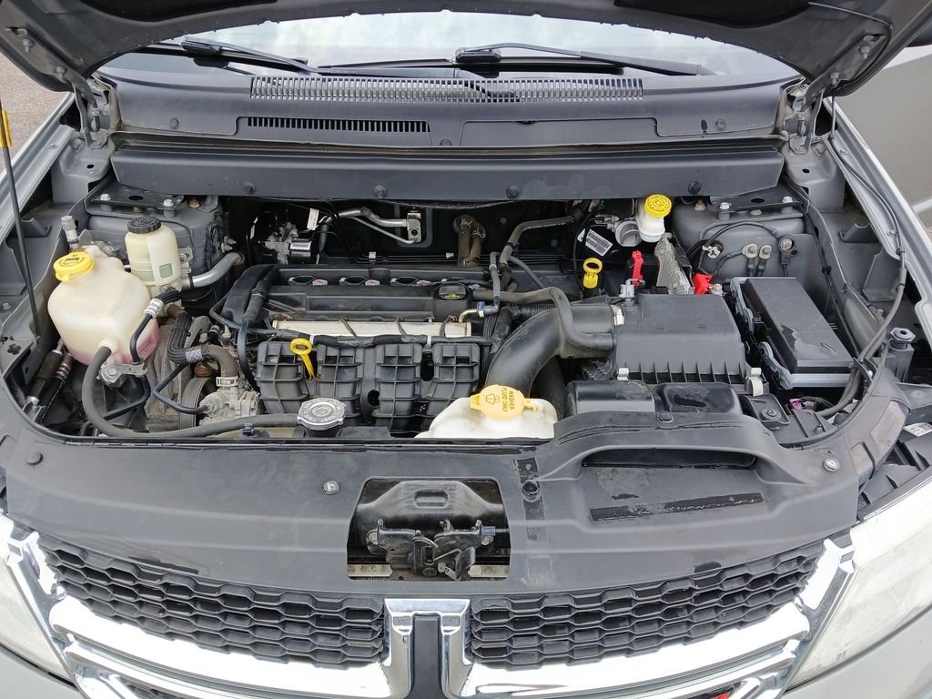 Used 2019 Gray Dodge SE image 21