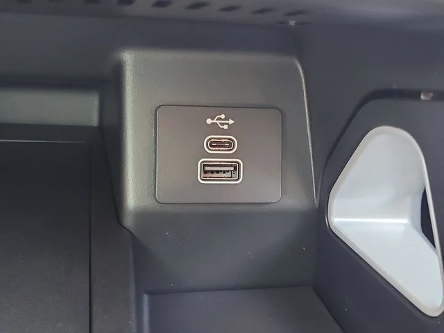 New 2026 Oxford White Ford Lariat image 27
