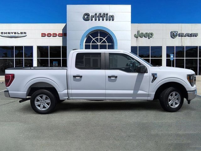 Used 2023 White Ford XLT image 3