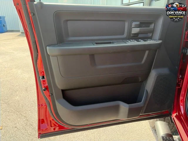 New 2026 Molten Red Pearl-Coat Exterior Paint RAM Tradesman image 10