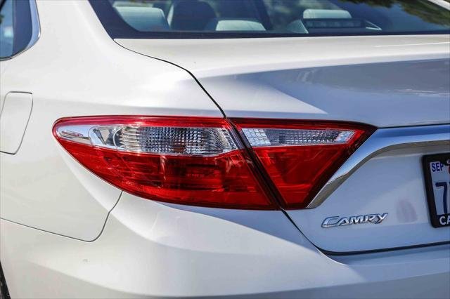 Certified Used 2017 BLIZZARD PEARL Toyota  image 8