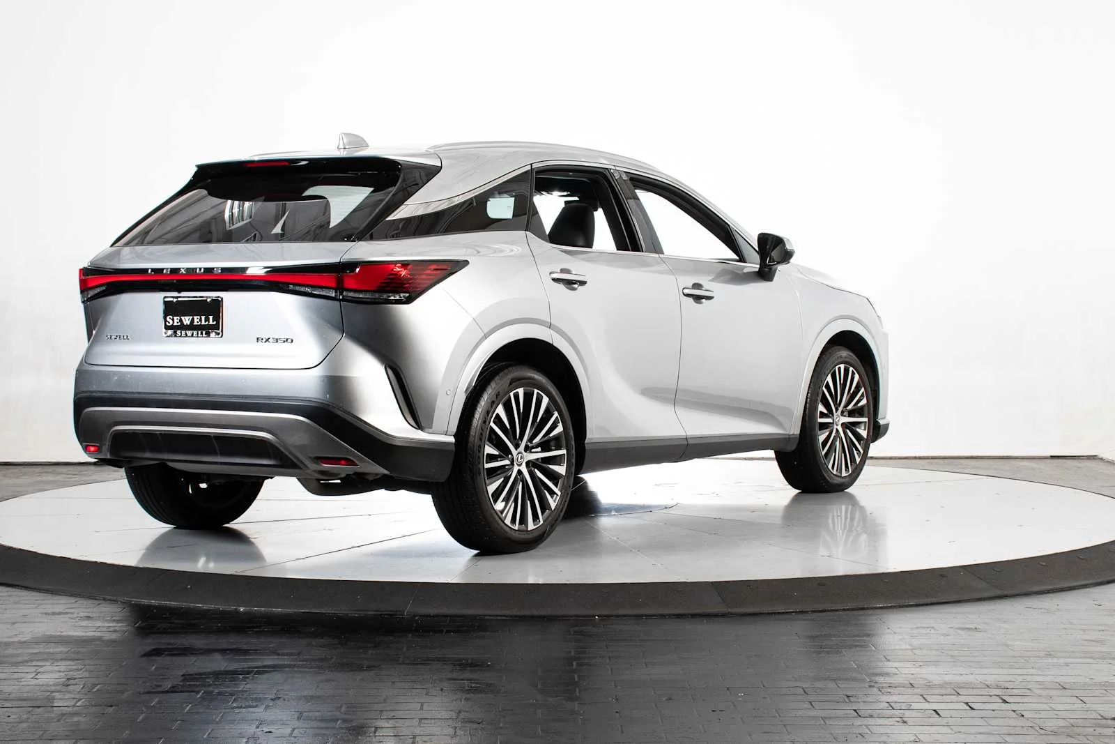 Certified Used 2024 Iridium Lexus Premium Plus image 7