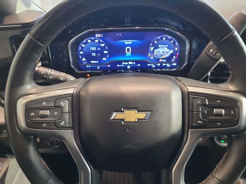 Used 2025 Summit White Chevrolet LT image 13