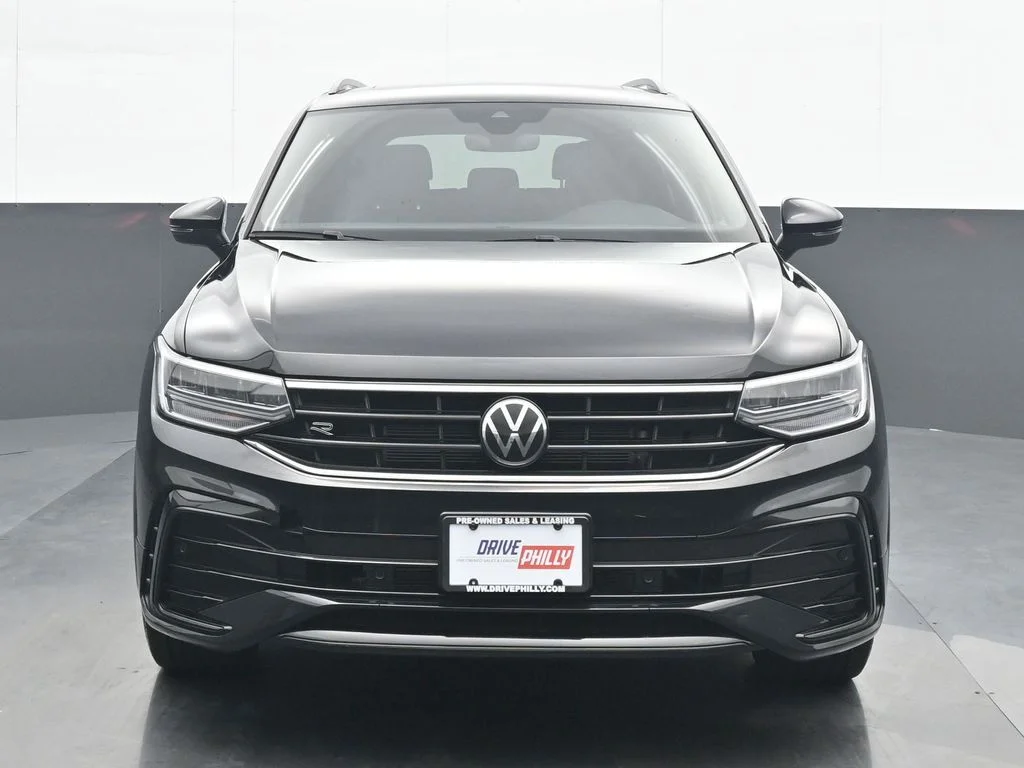 Used 2024 Black Volkswagen 2.0T SE R-Line Black image 1