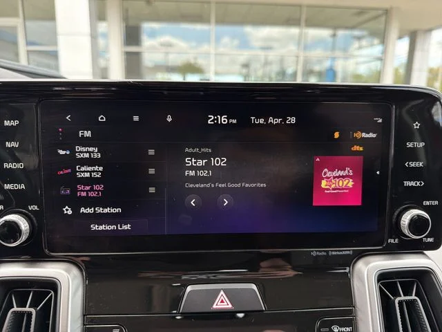 Used 2023 Red Kia S image 18