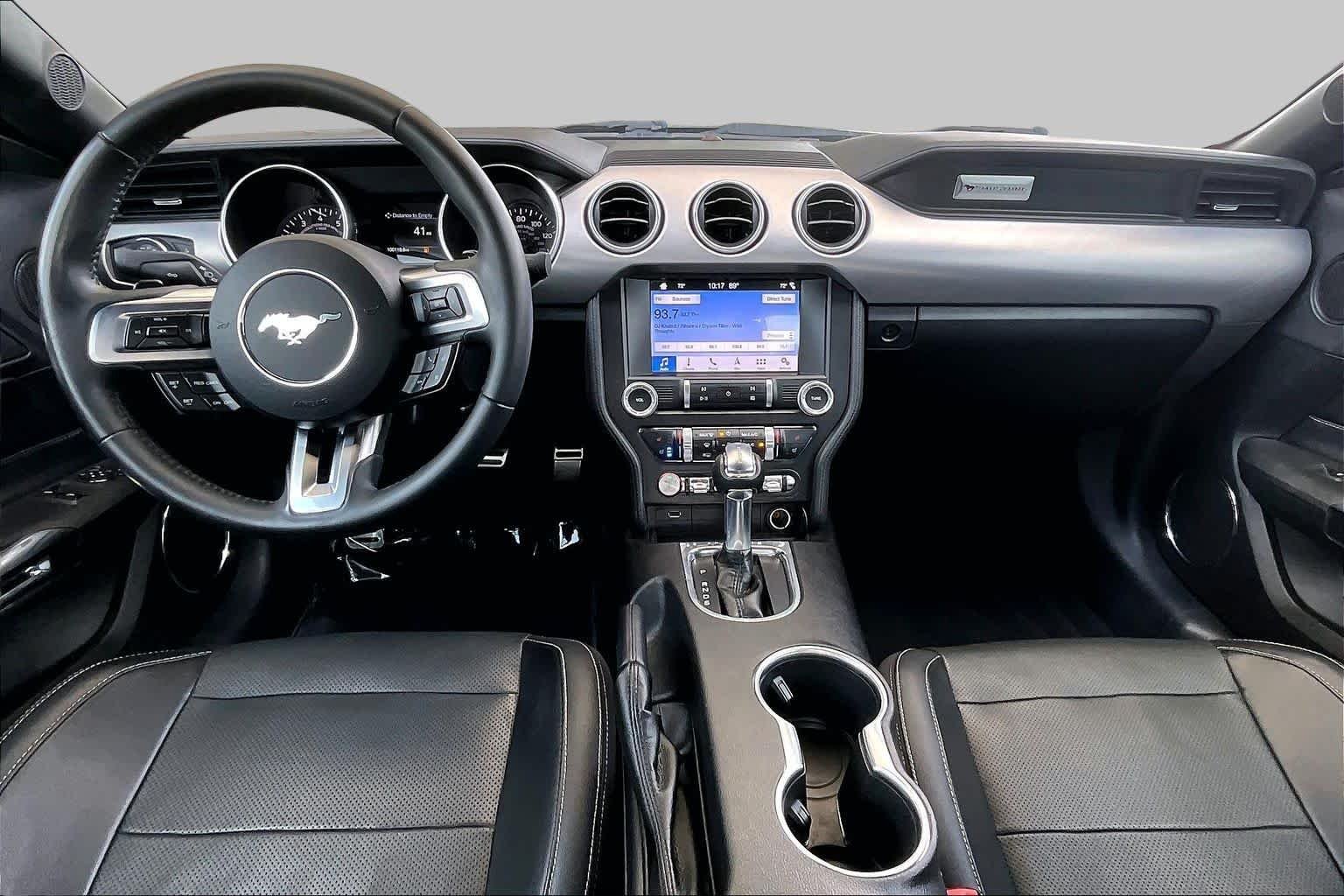 Used 2019 Magnetic Metallic Ford GT Premium image 14
