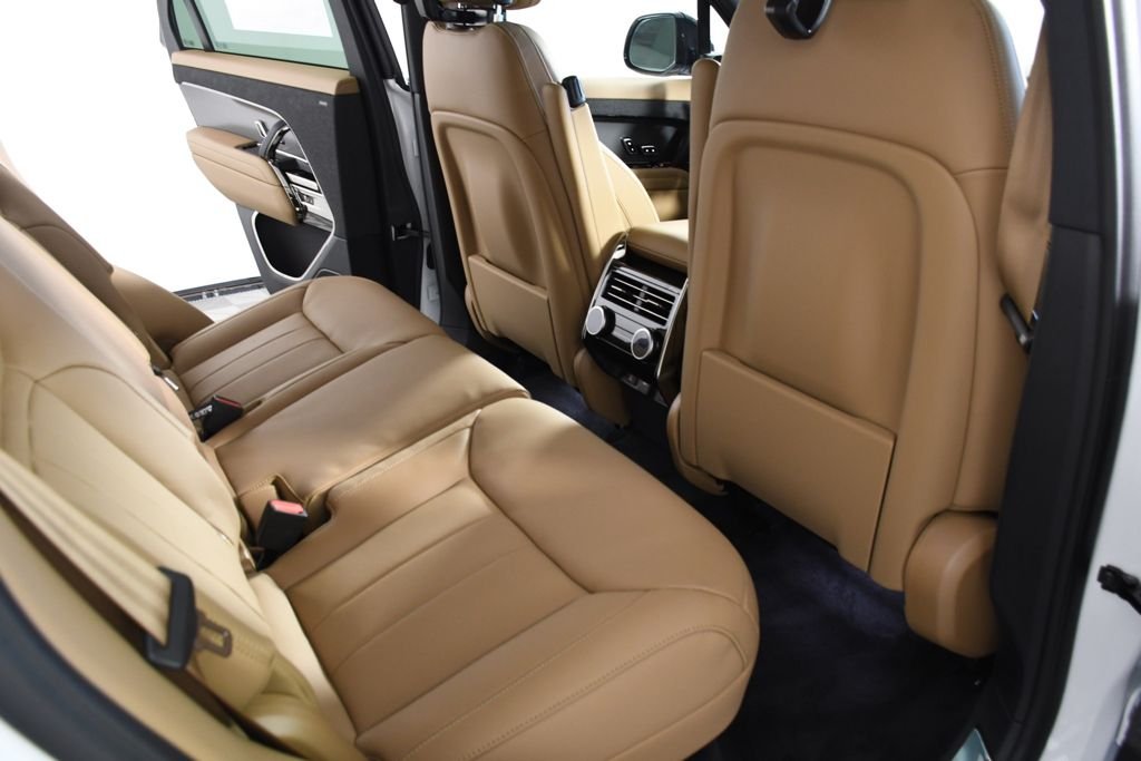 New 2026 Fuji White Land Rover SE image 21