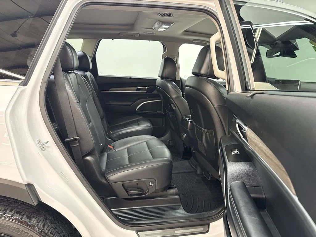Used 2021 White Pearl Kia SX image 15