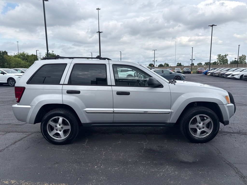 Used 2005 Silver Jeep Laredo image 2