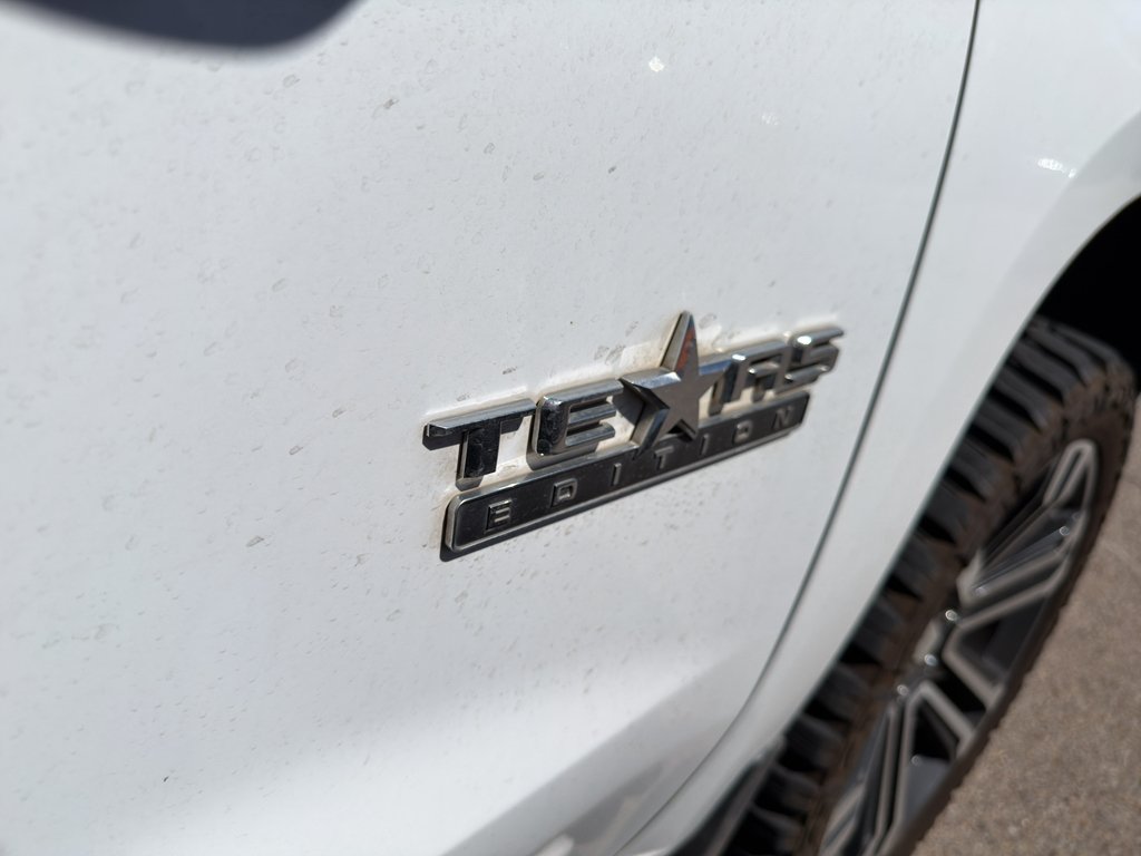 Used 2019 Summit White Chevrolet LT image 4