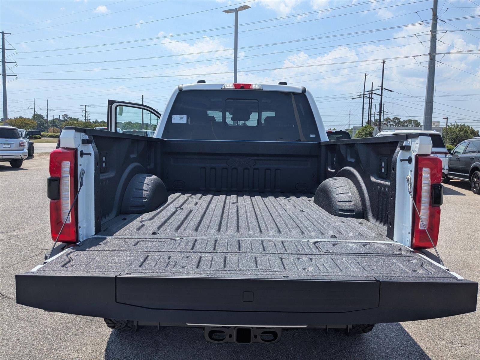 New 2026 Star White Metallic Tri-Coat Ford F-250® Lariat® image 29