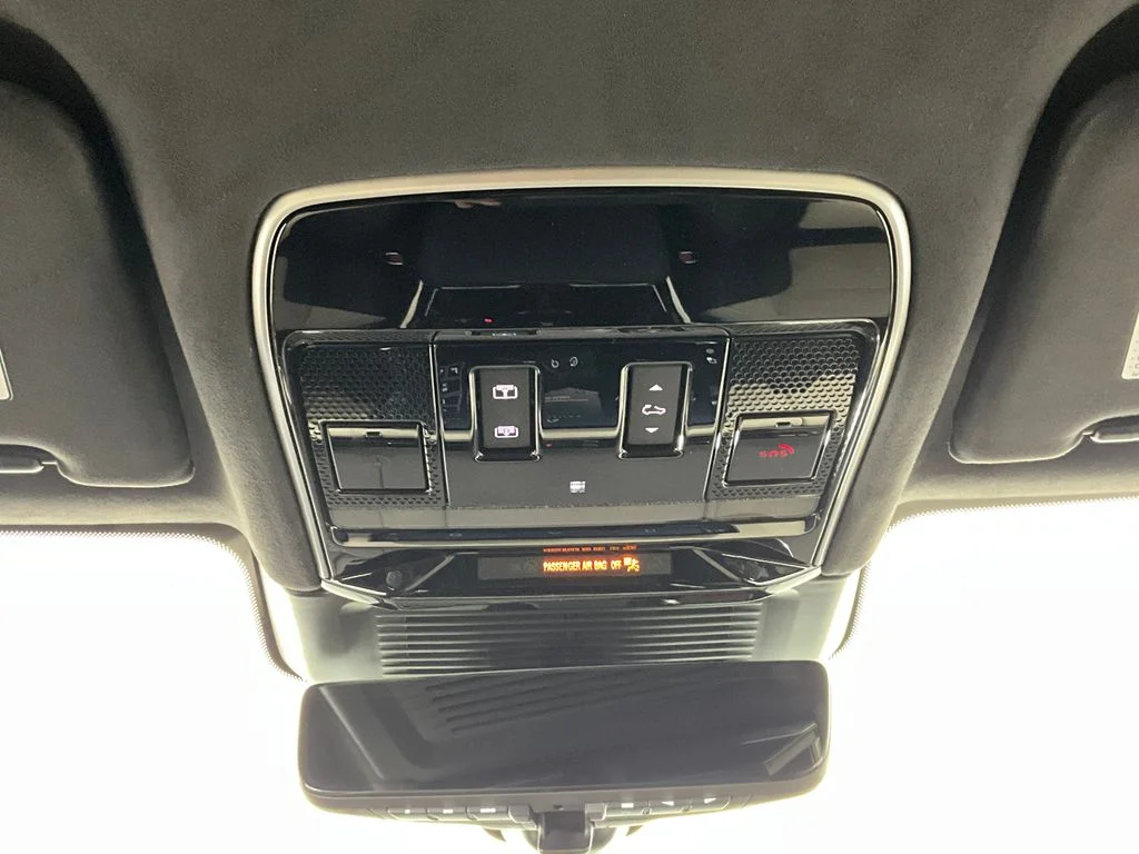 Used 2025 Blue Land Rover SV Edition Two image 13