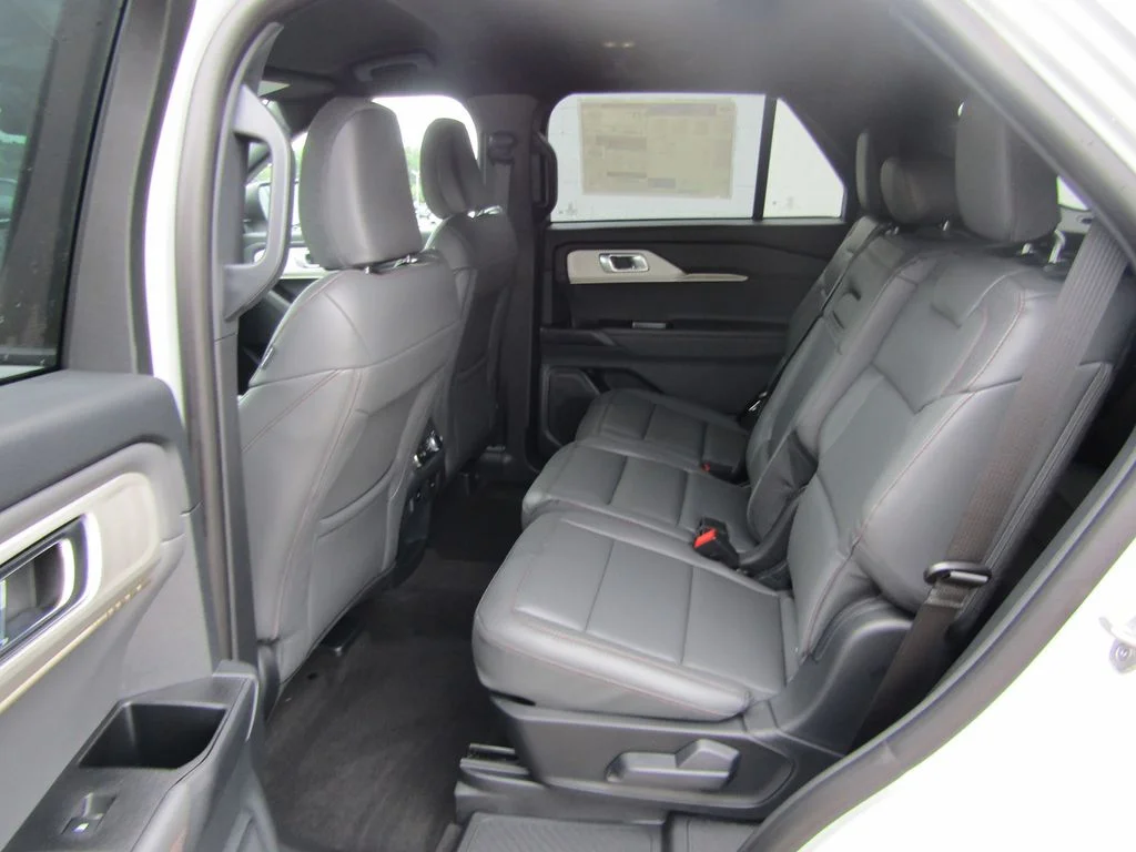 New 2027 Avalanche Gray Ford Active image 32