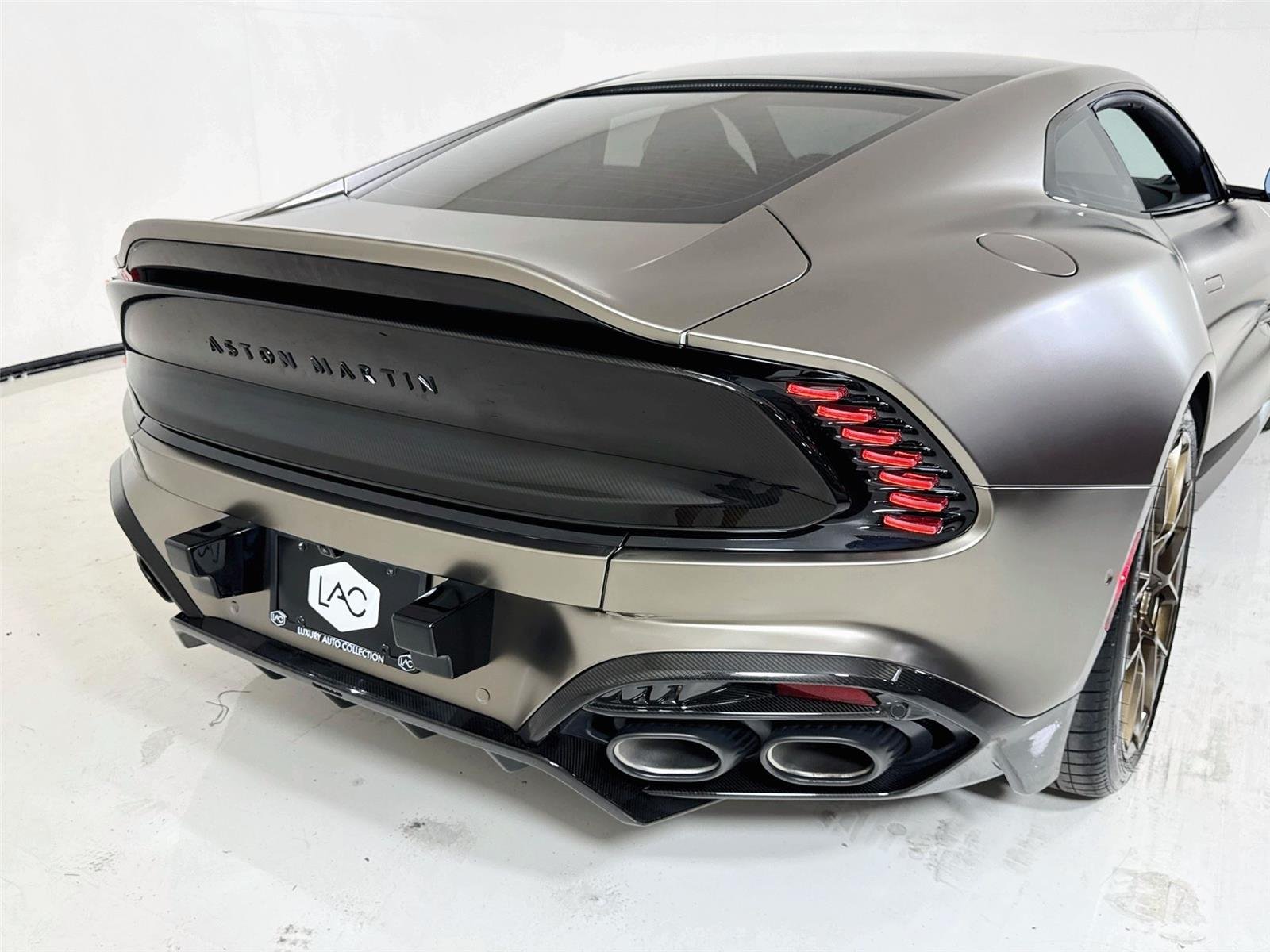 Used 2025  Aston Martin  image 33
