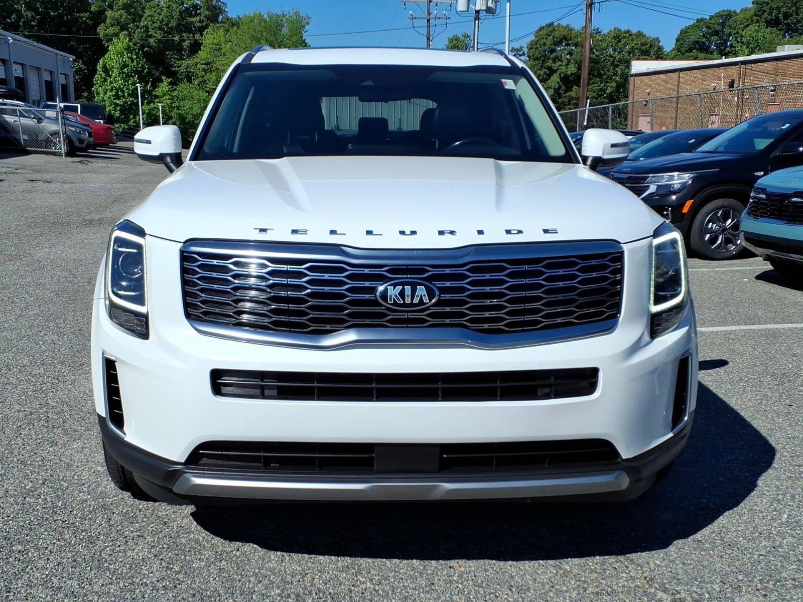 Used 2020 Snow White Pearl Kia S image 2