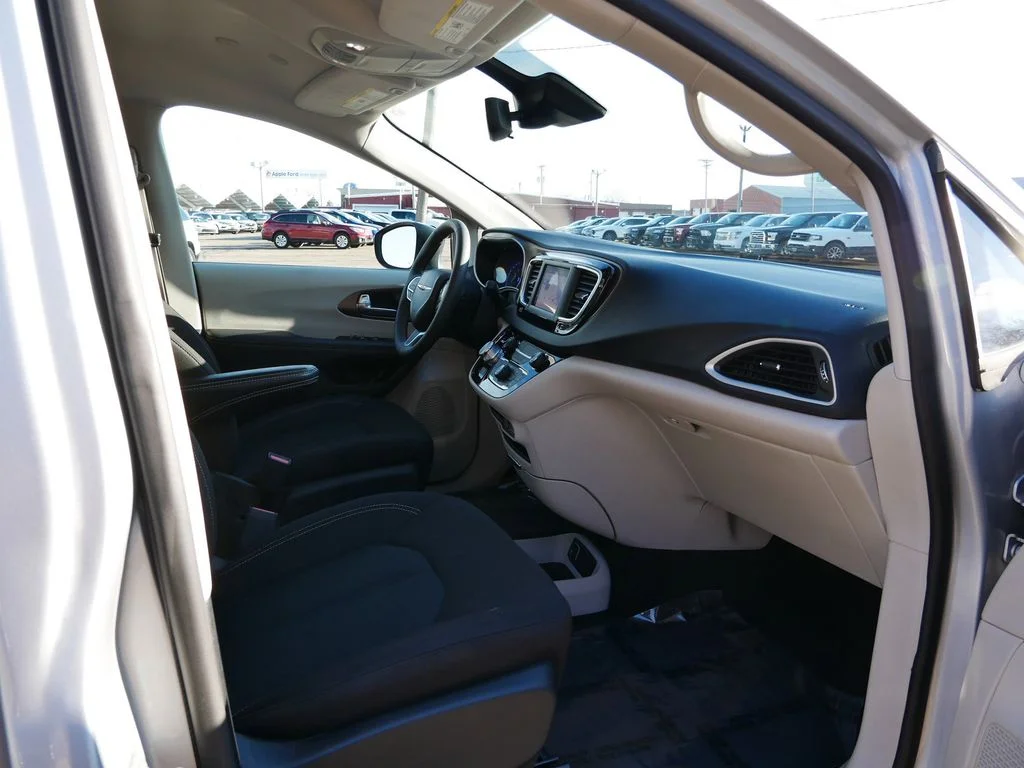 Certified Used 2024 Silver Chrysler LX image 8