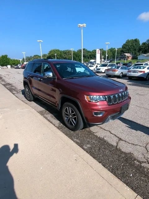 Used 2018 Red Jeep Limited image 7