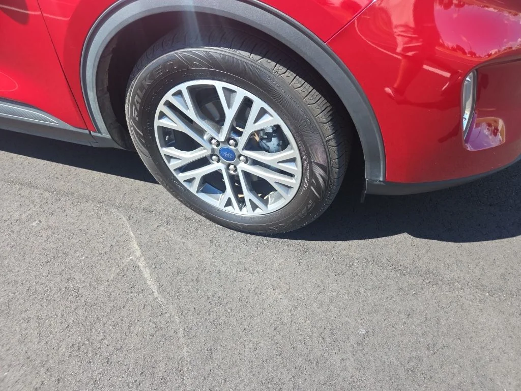 Used 2022 Red Ford SEL image 22