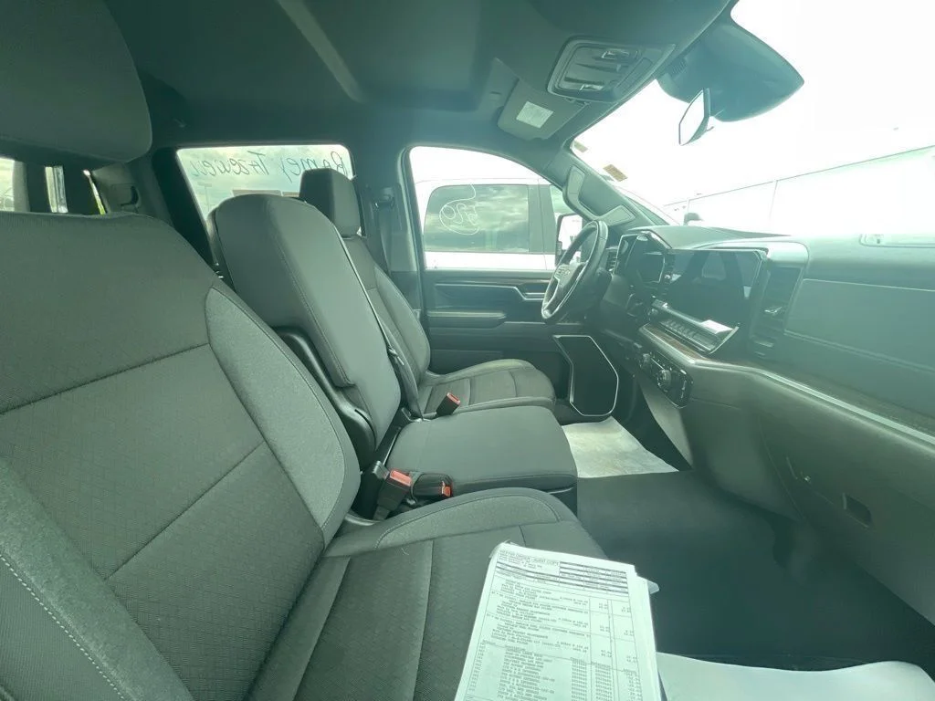 Used 2024 White Chevrolet LT image 7