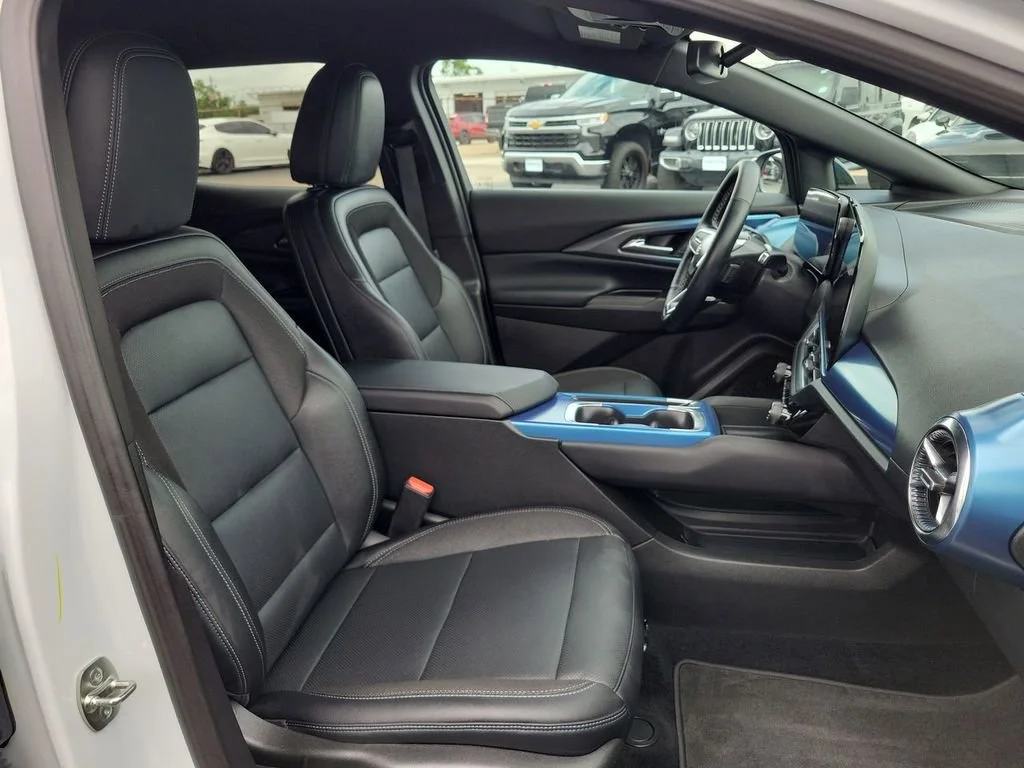 New 2026 Summit White Chevrolet LT image 19