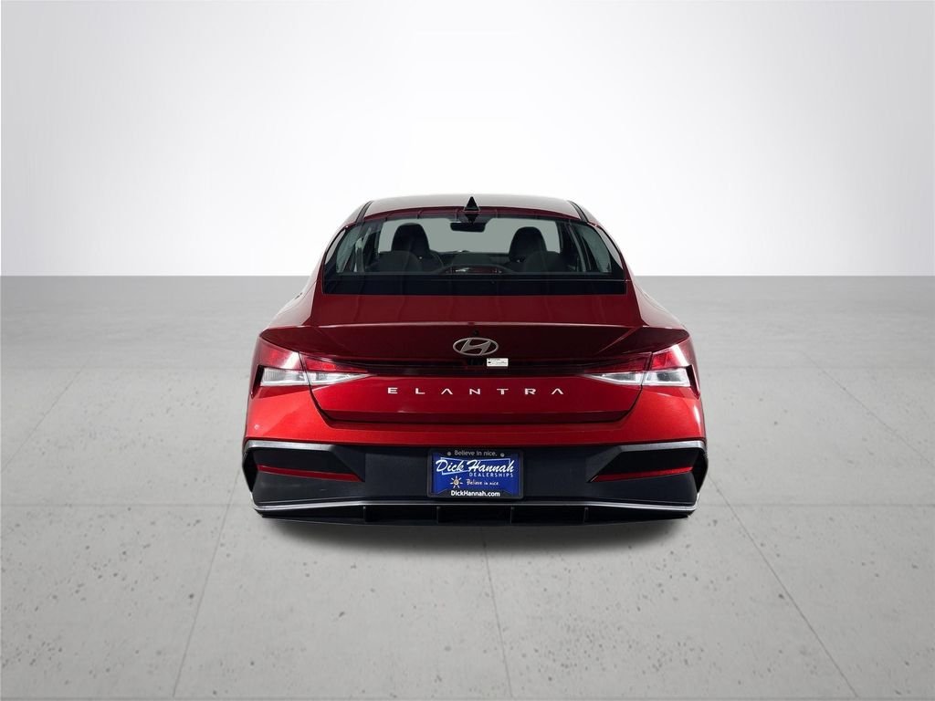 Used 2024 Red Hyundai SEL image 7