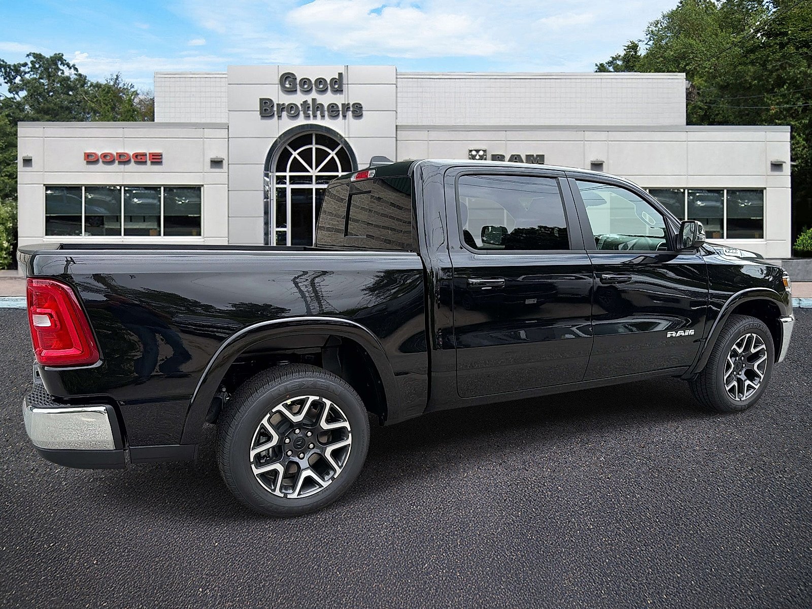 New 2027 Diamond Black Crystal Pearl-Coat Exterior Paint RAM Laramie Crew Cab 4x4 5