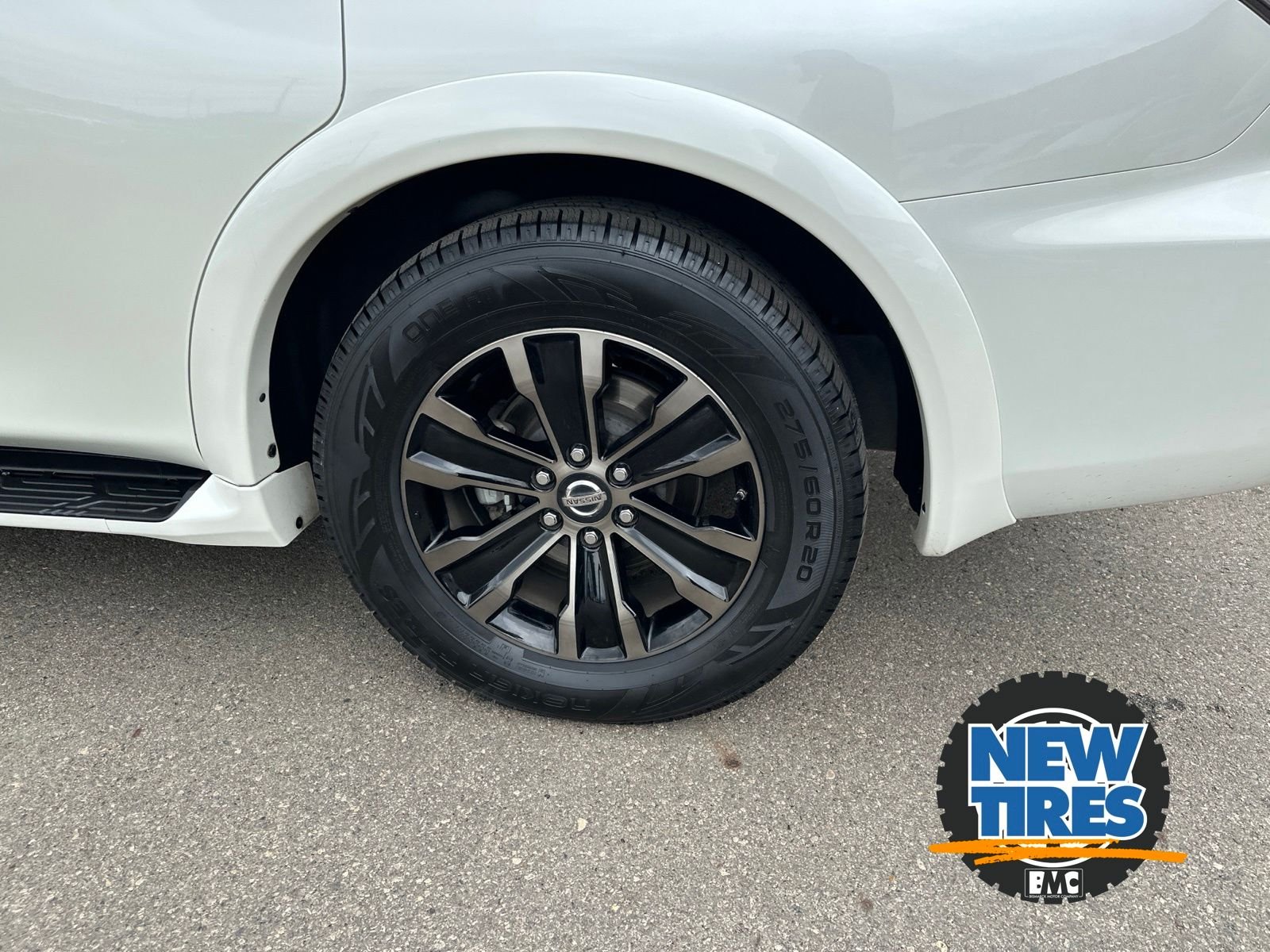 Used 2020 White Nissan Platinum image 9