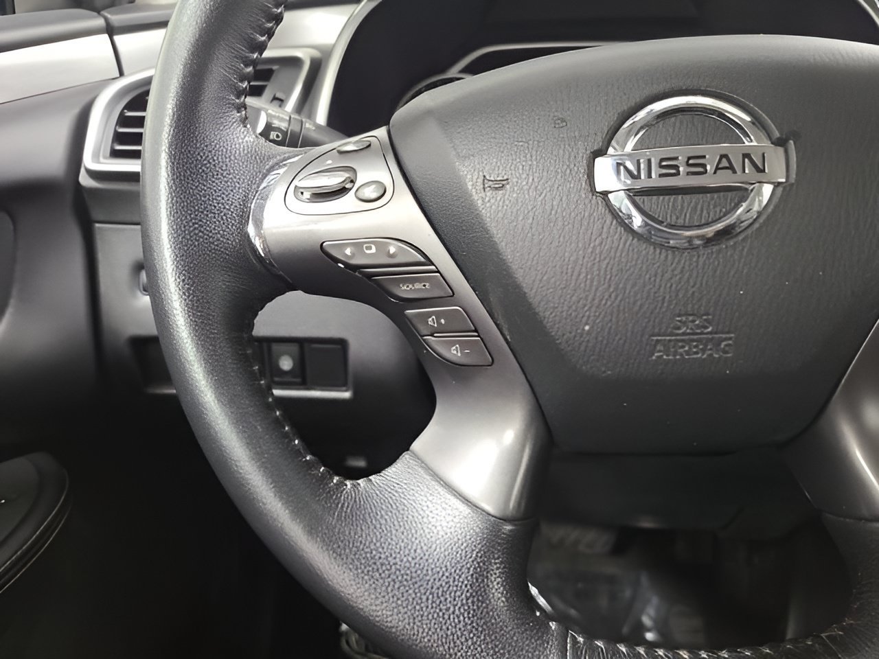 Used 2022 Pearl White Tricoat Nissan SV image 25