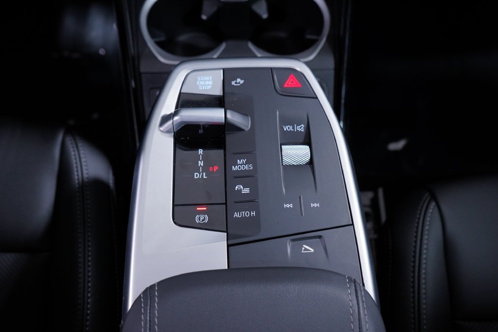 Used 2026 Jet Black BMW xDrive28i image 16