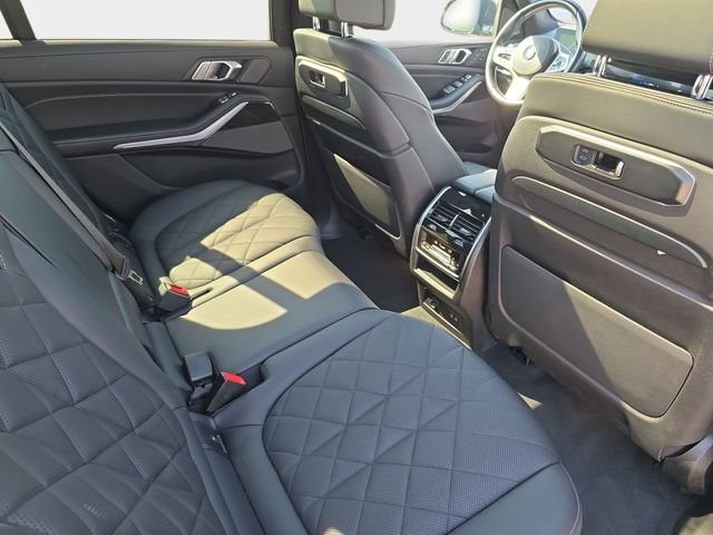 Used 2023 Black BMW xDrive40i image 13