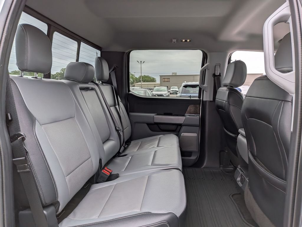 Used 2022 White Ford Lariat image 21
