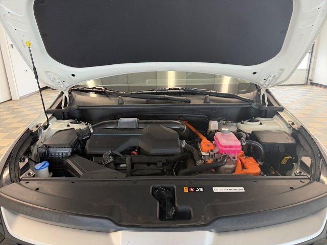 Used 2023 White Kia LX image 6