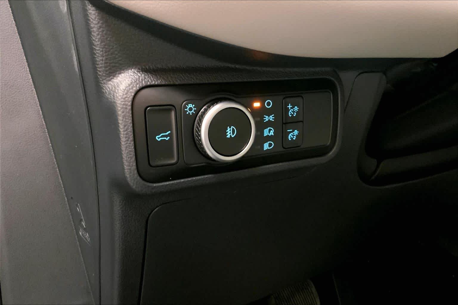 New 2026 Space White Metallic Ford Active image 18