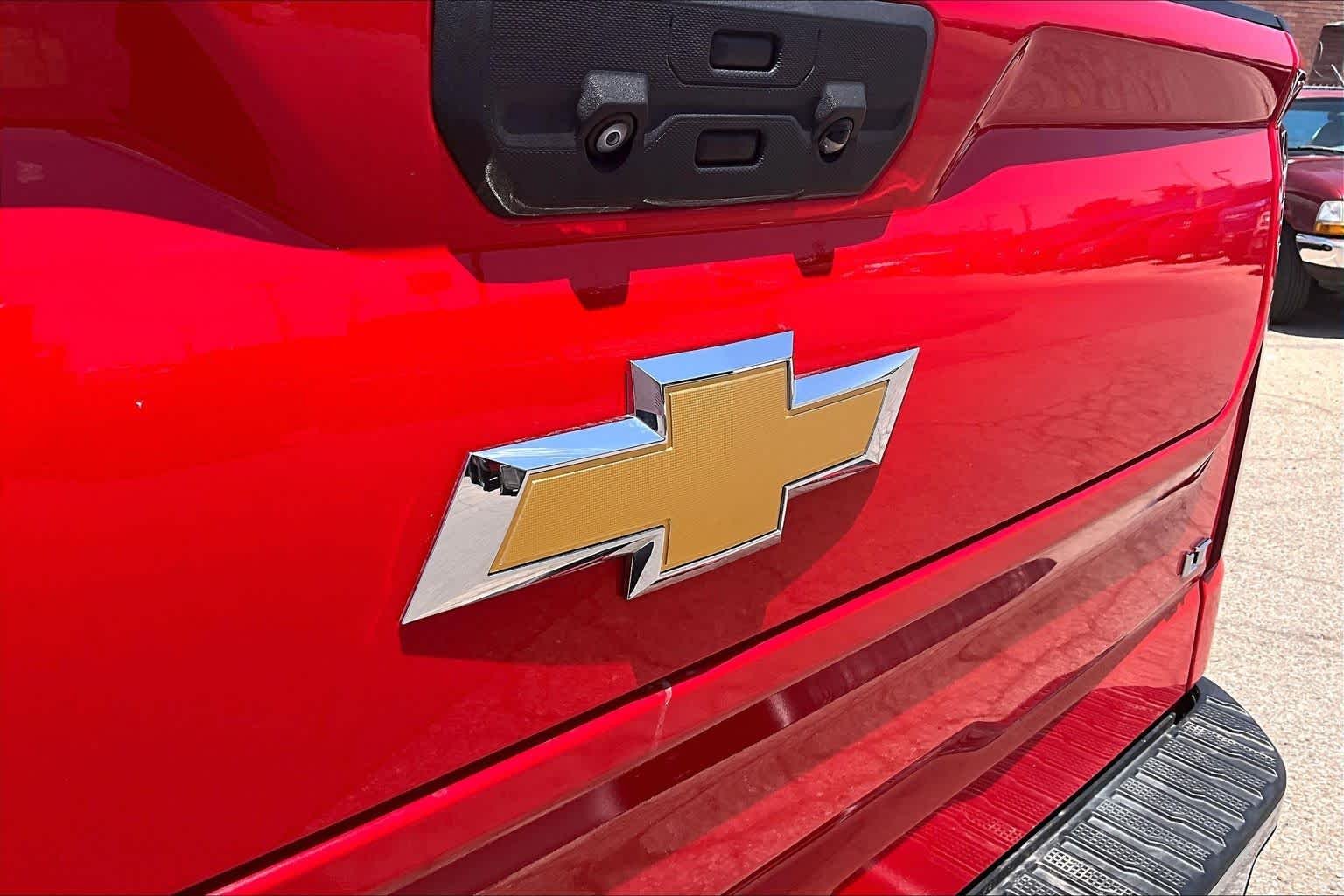 Used 2022 Red Chevrolet LT image 10