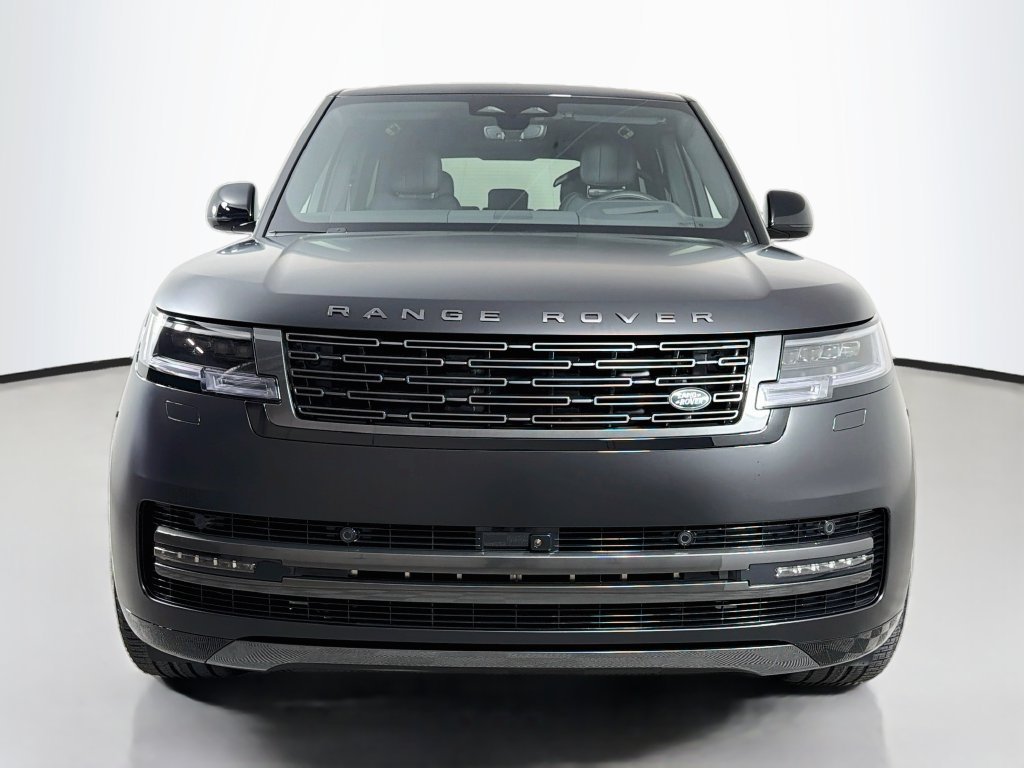 New 2027 Santorini Black Land Rover SE image 2