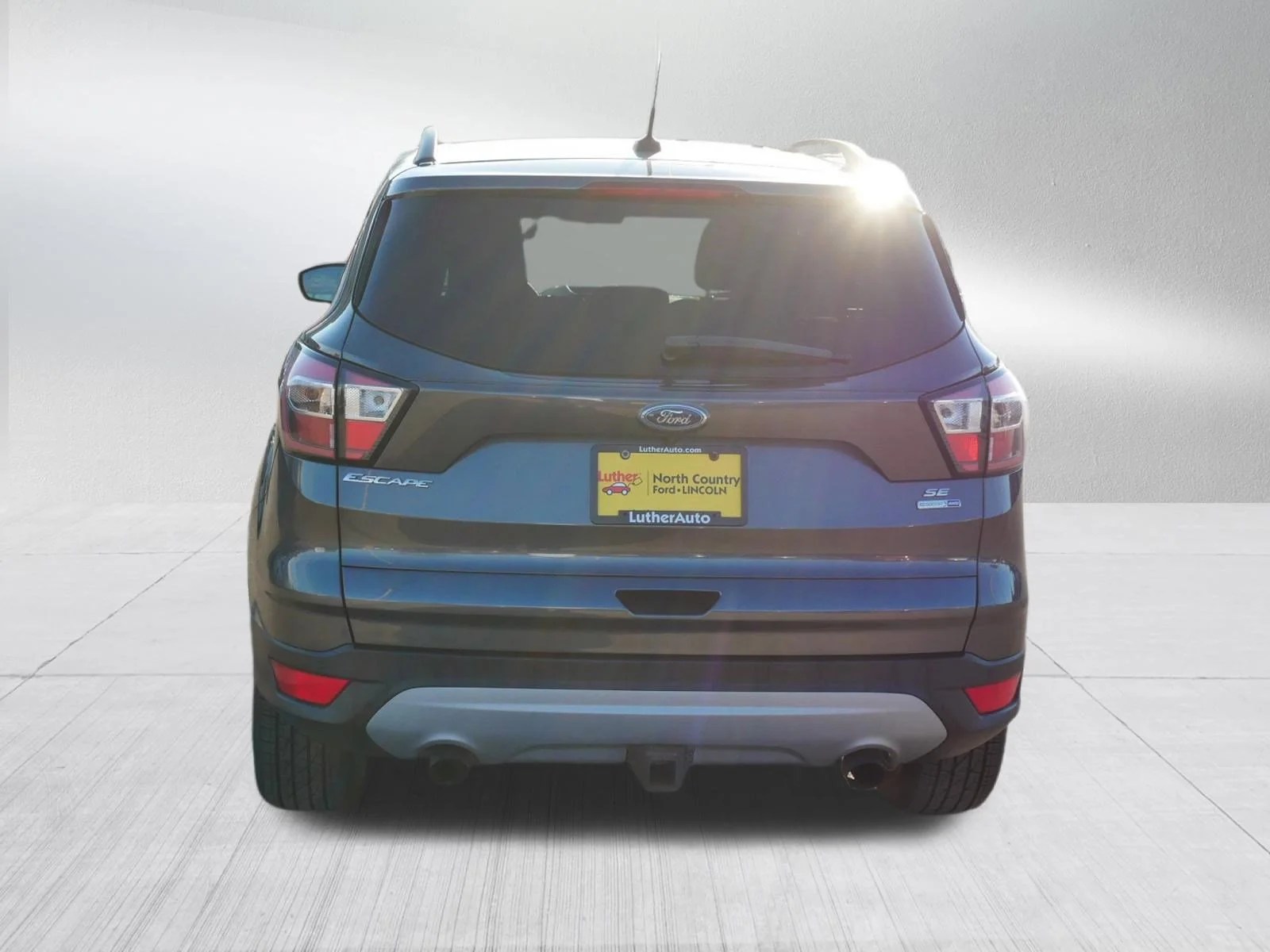 Used 2017 Magnetic Ford SE image 6