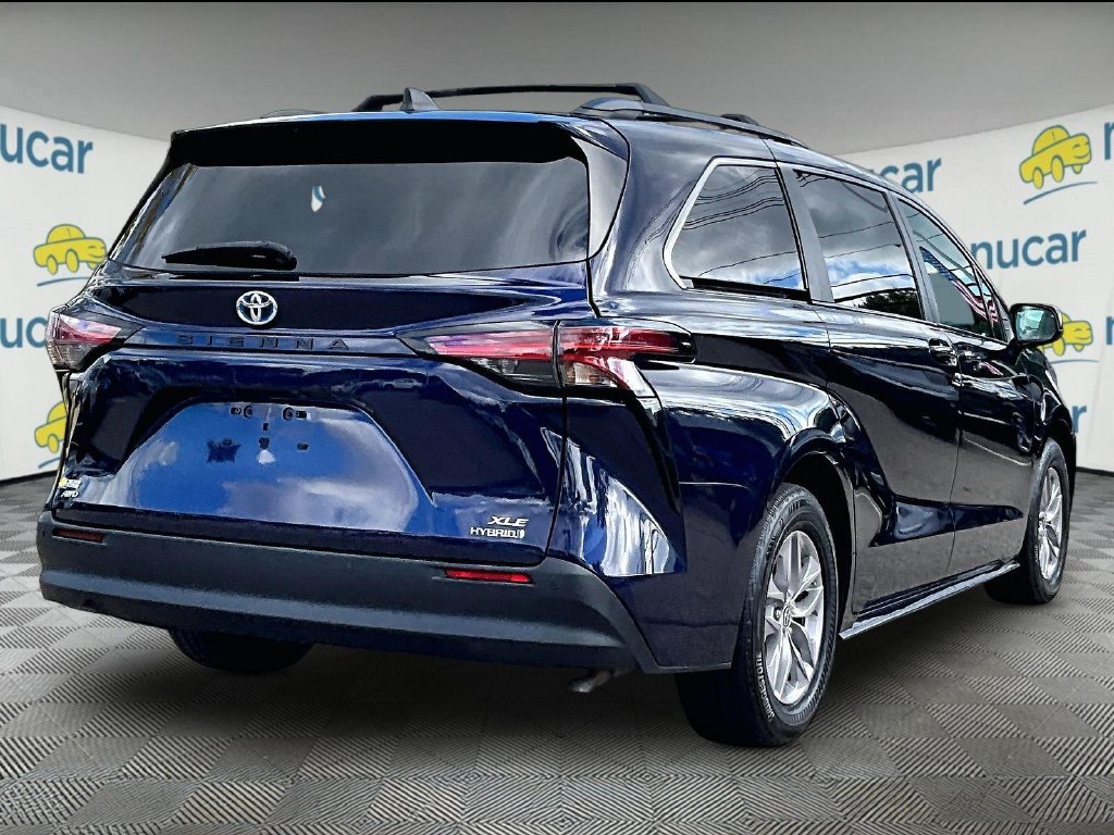 Used 2022  Toyota XLE image 6