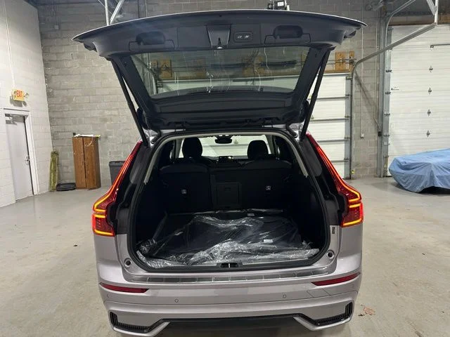 New 2026 Aurora Silver Volvo Plus image 20