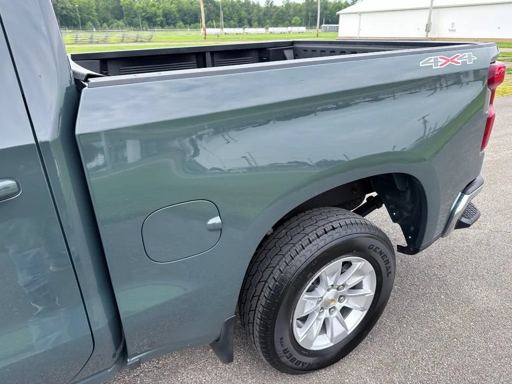 Used 2025 Cypress Gray Chevrolet LT image 16